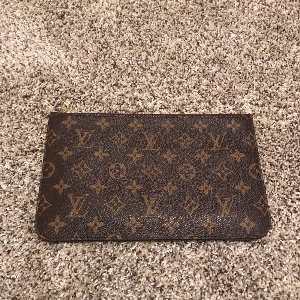 Louis Vuitton Neverfull Wristlet